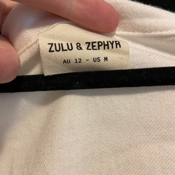 Zulu and Zephyr white wrap tunic - Picture 3 of 5